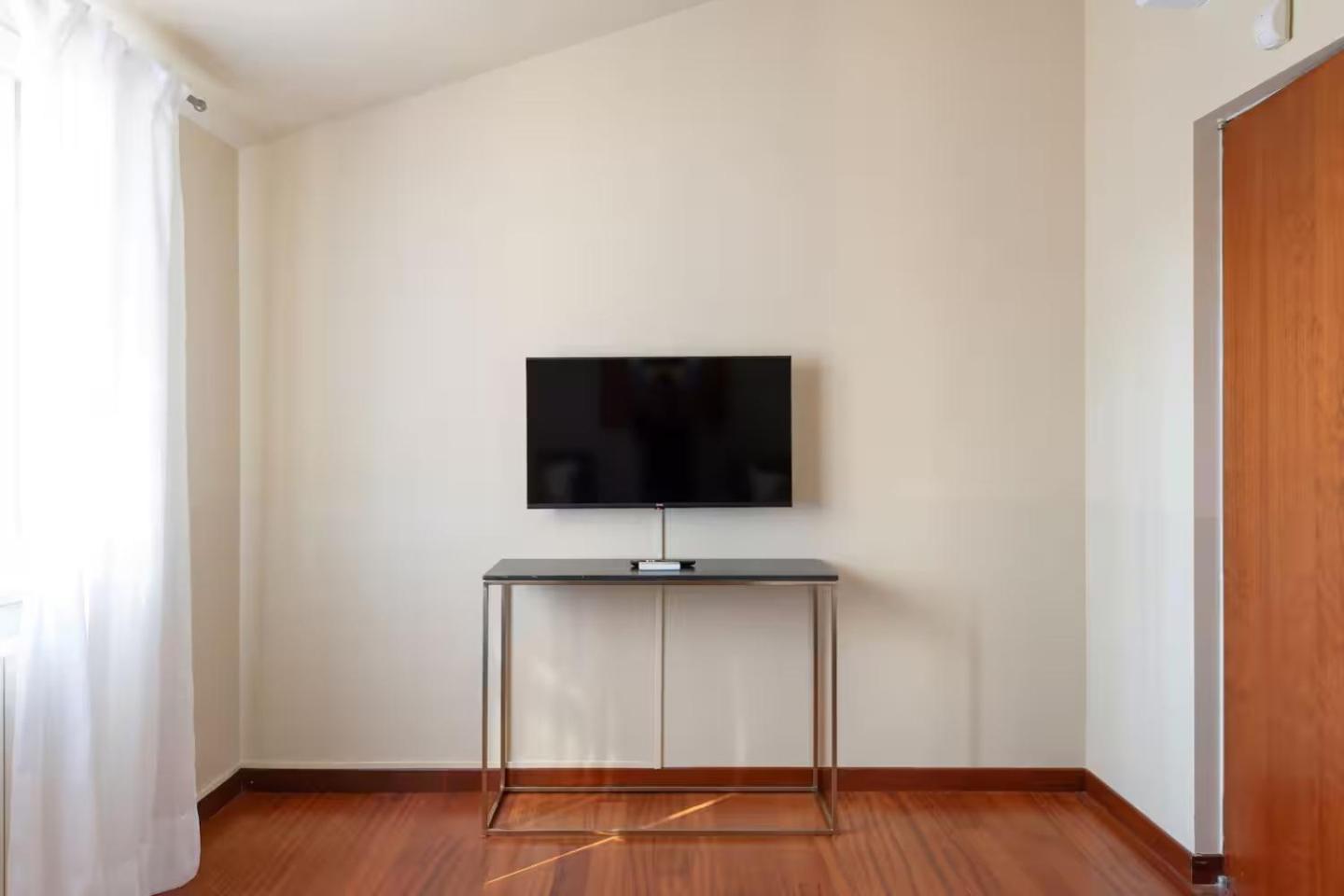 4 Bedroom With Terrace - Duomo View * Milan